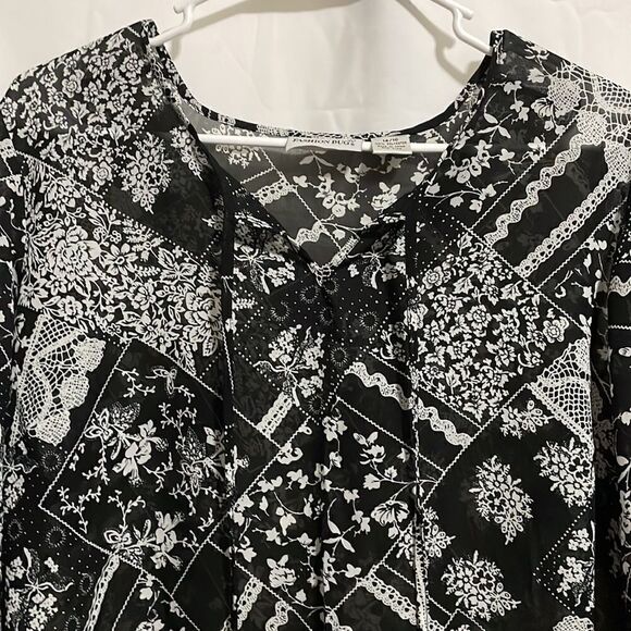 Fashion bug blouse   - Picture 2 of 6